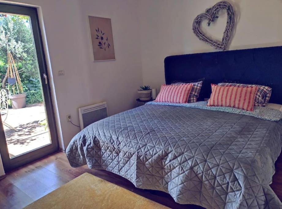 Big Oasis House With Garden,near Colosseum Pula